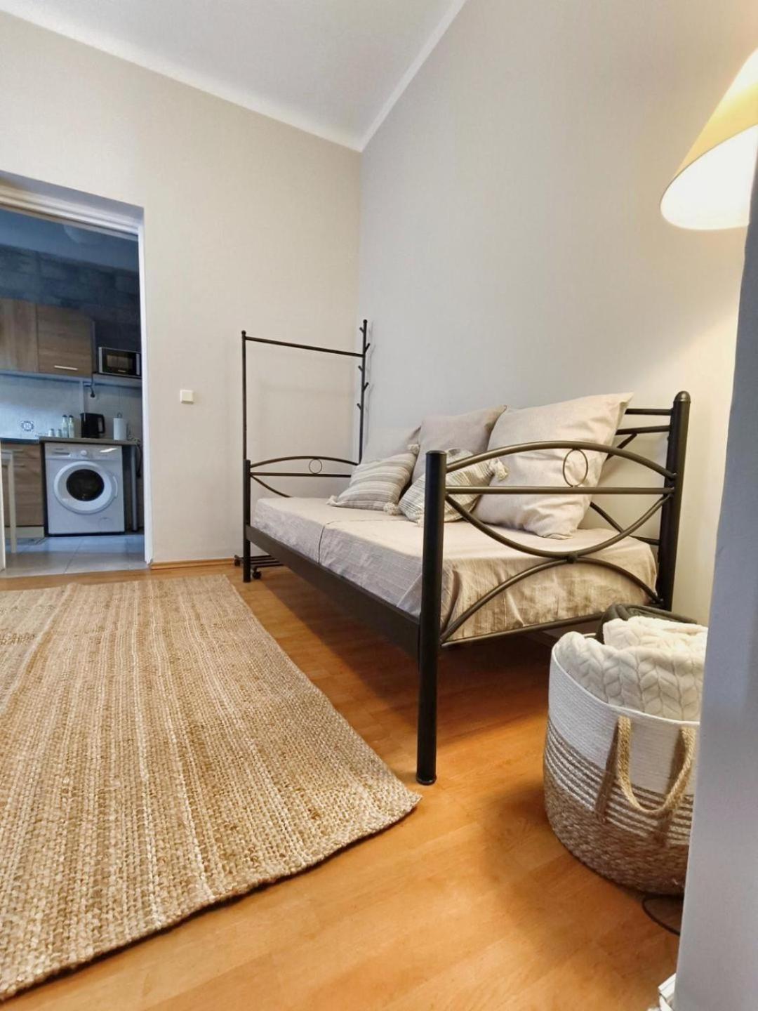 Apartment Harmony Near Metro Station *